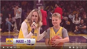 ▲10歲童麥克斯連進8球眾湖人球星看傻。（圖／翻攝自YouTube）