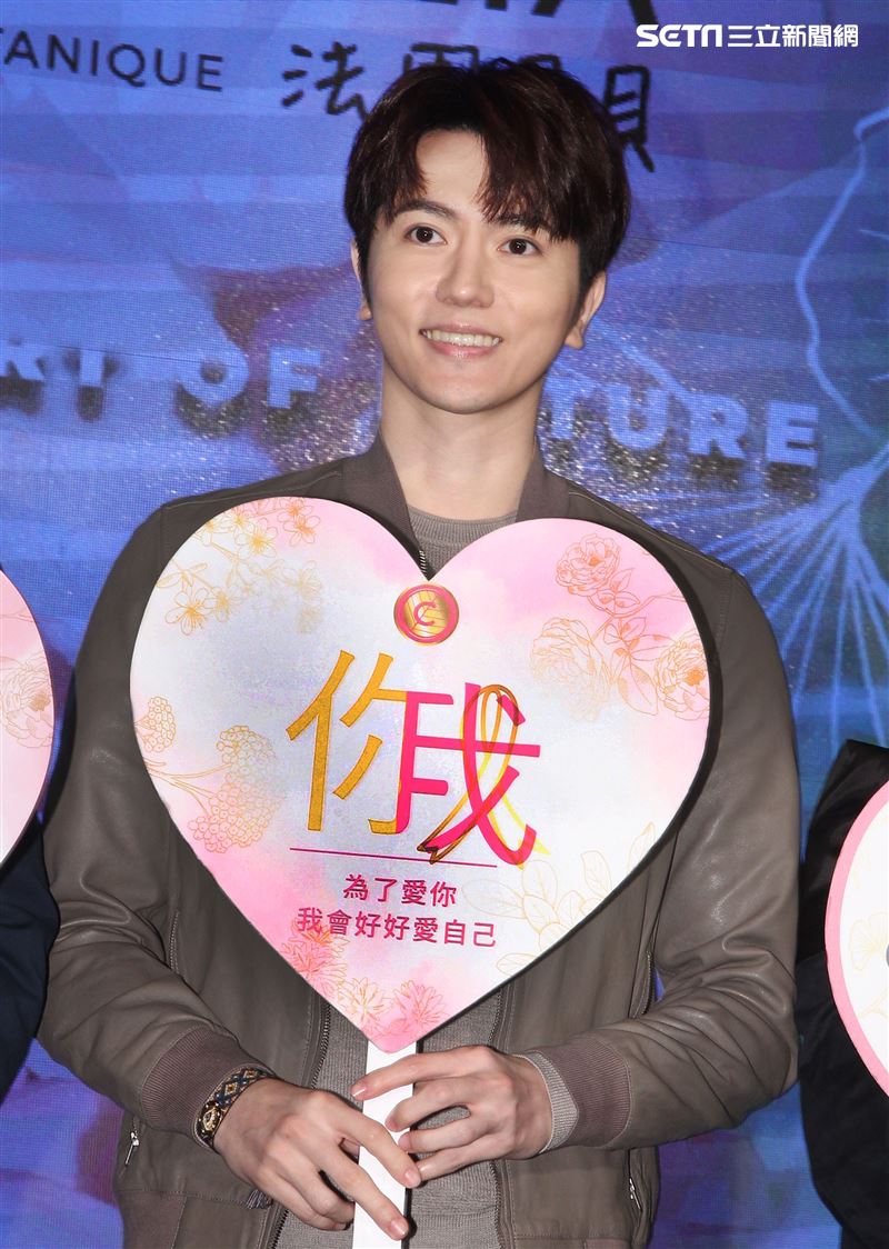 陳璽安擔任品牌「法國貝貝」愛心大使，幫助弱勢孩童。（記者邱榮吉/攝影）