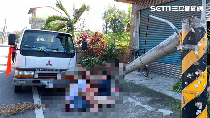砰!家前電線桿突斷倒塌 重壓阿嬤重傷送醫 | 社會 | 三立新聞網 SETN.COM