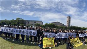 桃園陽明高中校慶變調！500黑衣師生抗議　要求撤換校長
圖／桃園市教師會提供