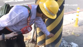 電桿體檢！維修人員靠目測、敲擊診斷