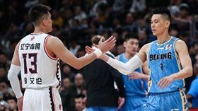 郭艾倫與林書豪。（圖／翻攝自郭艾倫個人微博）