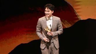 范少勳奪最佳新演員！好兄弟興奮熊抱