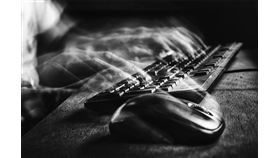 比利時媒體報導，比利時王室及高階官員率領的龐大經貿訪問團17日至22日訪中國，停留中國期間，傳遭大規模網路攻擊。