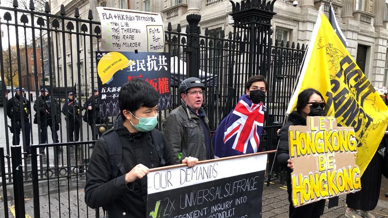 聲援香港　倫敦逾千人上街遊行響應