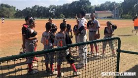 ▲美濃國小總教練柯進明最重視球員態度。（圖／記者黃泓哲攝影）