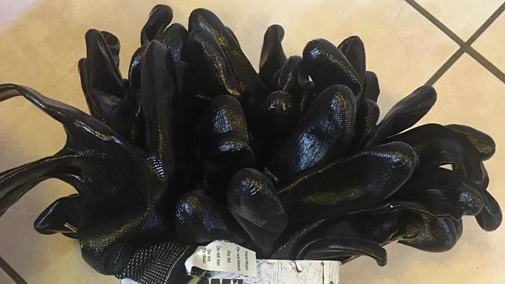 好市多手套超崩潰！網嚇：不明生物？