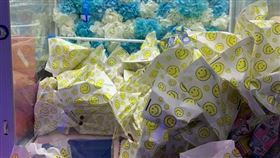 娃娃機驚喜包超爛。（圖／翻攝自爆怨公社）
https://www.facebook.com/groups/1027360687282981/permalink/3100955119923517/
