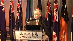 澳洲學者長期關注台灣發展的澳洲著名學者家博（Bruce Jacobs）9日在台北發表演說，呼籲台灣人民重新思索國家定位及未來走向。中央社記者李欣穎攝　107年11月9日