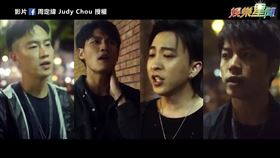 「原地出道」等級翻唱《說好不哭》！網友大讚：比原唱更好聽