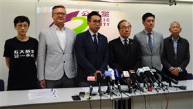 區選大勝　泛民政黨籲港警撤離理大官員總辭（2）香港公民黨25日舉行記者會。該黨在本屆區議會選舉中拿下 32個席次。中央社記者沈朋達香港攝　108年11月25日
