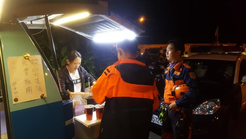 復興空難撈屍！餐車老闆因一句話留下