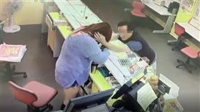  桃園,彩卷行,騷擾,摸臉,拉手