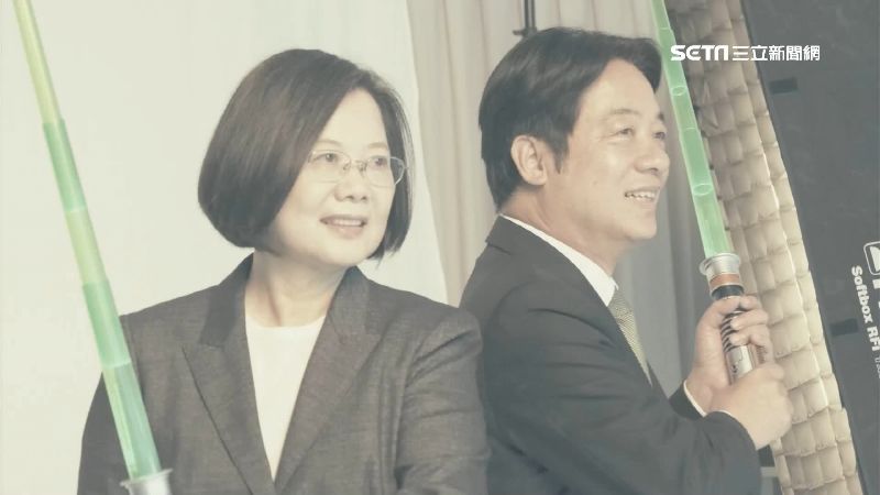「英德」合體拍定裝照！展現絕佳默契