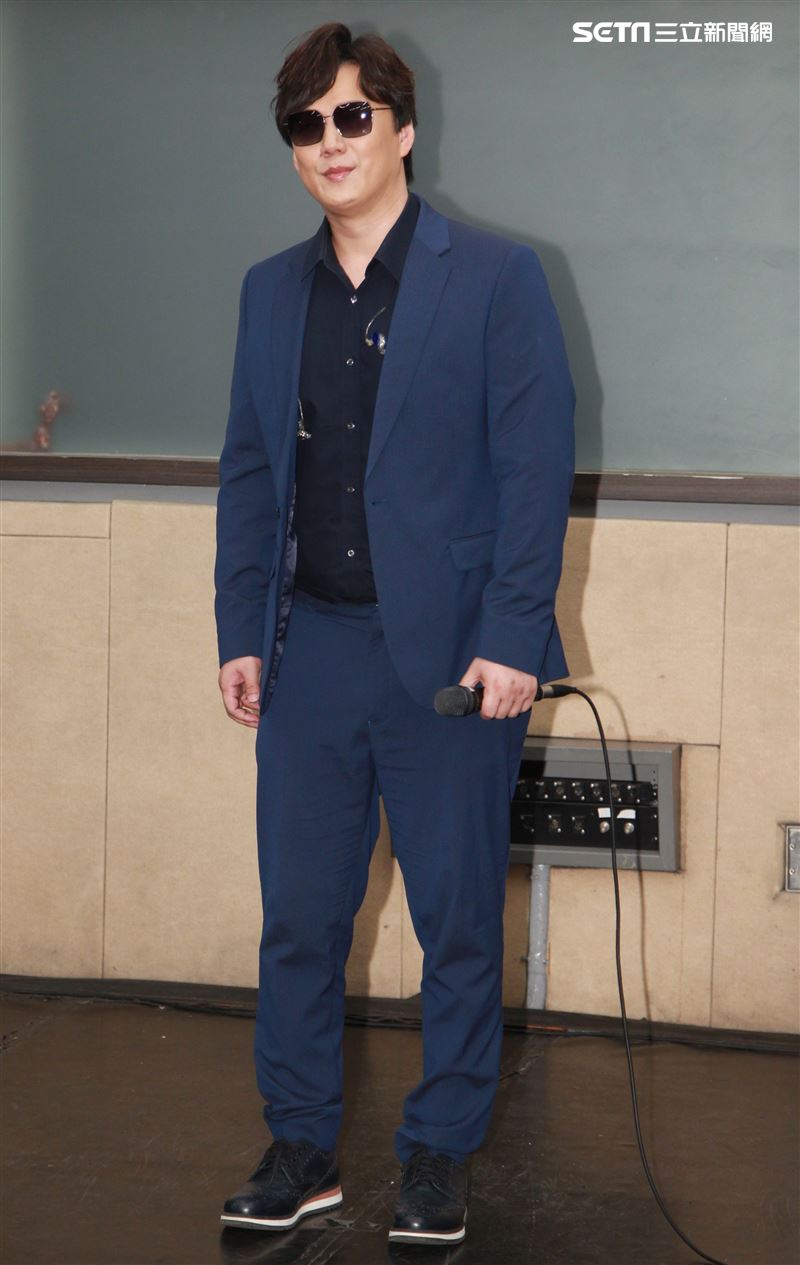 金曲歌王蕭煌奇將二度登上台北小巨蛋開唱，緊鑼密鼓為演唱會練團。（記者邱榮吉/攝影）