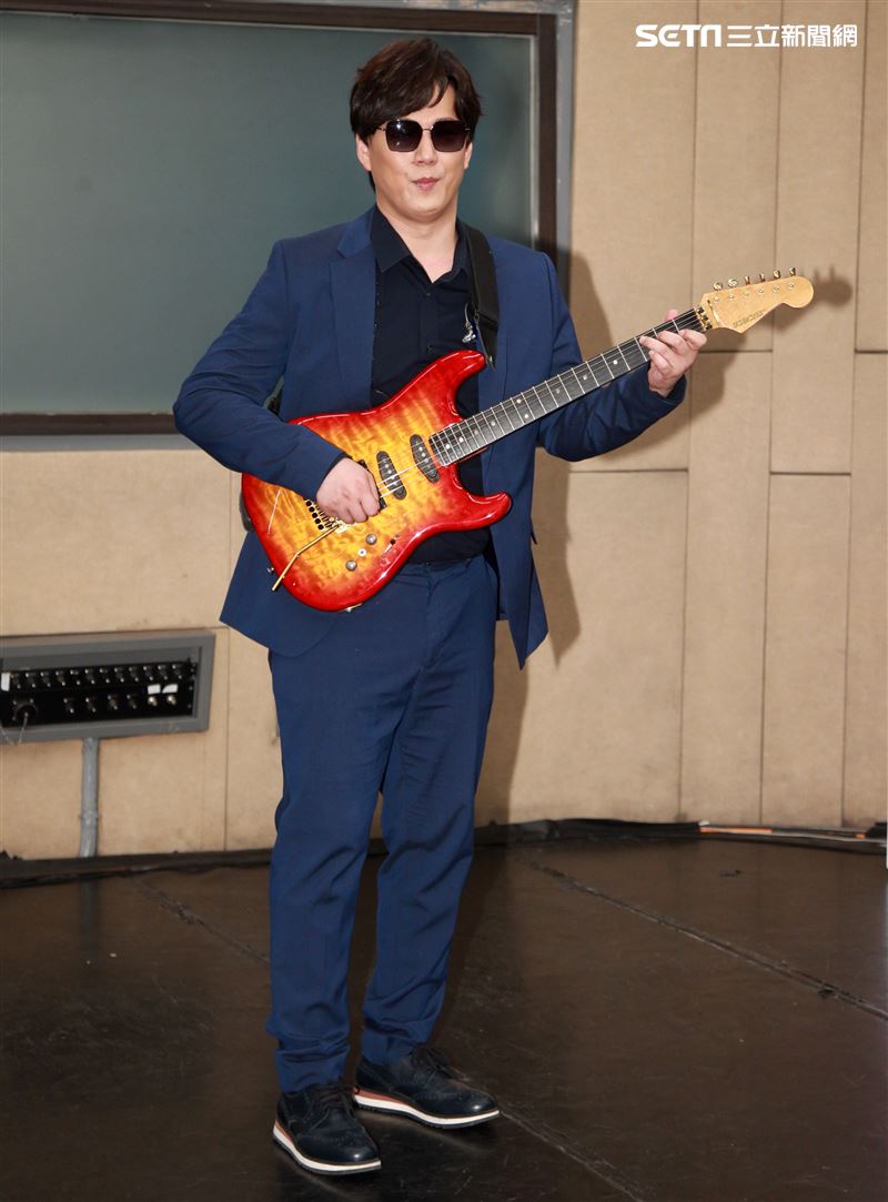 金曲歌王蕭煌奇將二度登上台北小巨蛋開唱，緊鑼密鼓為演唱會練團。（記者邱榮吉/攝影）