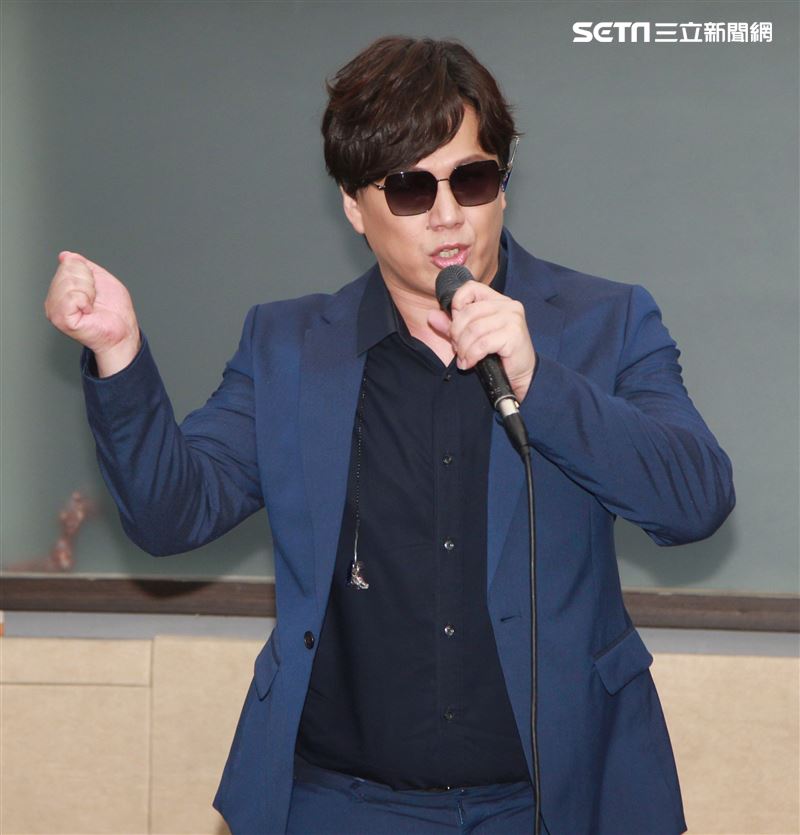 金曲歌王蕭煌奇將二度登上台北小巨蛋開唱，緊鑼密鼓為演唱會練團。（記者邱榮吉/攝影）