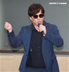 金曲歌王蕭煌奇將二度登上台北小巨蛋開唱，緊鑼密鼓為演唱會練團。（記者邱榮吉/攝影）