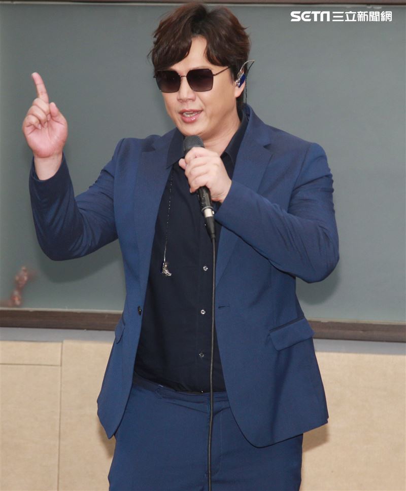 金曲歌王蕭煌奇將二度登上台北小巨蛋開唱，緊鑼密鼓為演唱會練團。（記者邱榮吉/攝影）