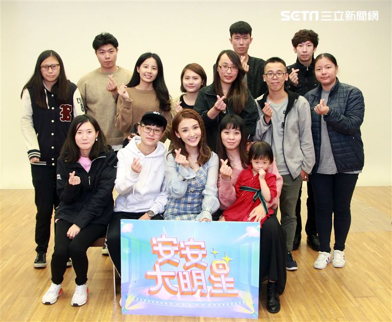 陳子玄29歲生日，來「安安大明星」一起與粉絲慶生派對。（記者邱榮吉/攝影）