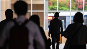 主計總處公布9月失業率降至3.8%主計總處22日發布9月失業率為3.8%，較8月下降0.09個百分點。中央社記者王騰毅攝　108年10月22日