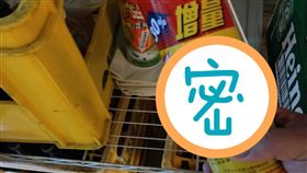 蟑螂,殺蟲劑,潤滑油,老婆,噴劑　　圖／翻攝爆廢公社二館