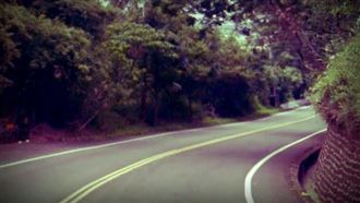 農車失速衝下坡！對向車主全程目擊