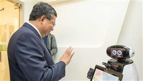 鄭文燦：將以智慧城市為主軸　推動更多計畫　桃園市長鄭文燦指出，亞洲．矽谷計畫有不少智慧城鄉應用示範計畫，其中在桃園市就有超過20個，未來市府會以智慧城市為主軸推動更多創新應用型計畫。中央社記者吳睿騏桃園攝  108年11月26日