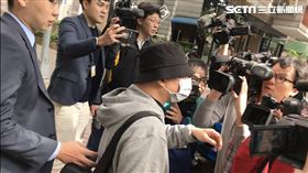 ▲王立強共諜案，向心夫妻首度在鏡頭前正面現身，二度被傳喚離開台北地檢署。（圖／記者楊佩琪攝）