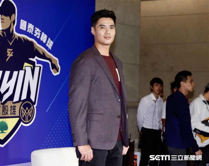 陳偉殷返台記者會。（圖/記者林聖凱攝影）