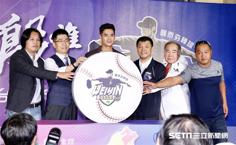 陳偉殷返台記者會。（圖/記者林聖凱攝影）