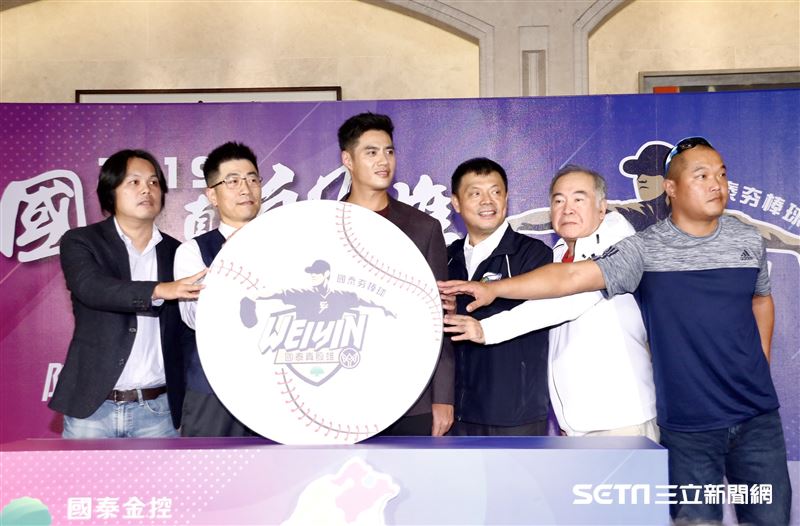 陳偉殷返台記者會。（圖/記者林聖凱攝影）