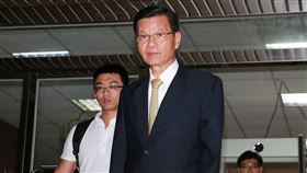 浩鼎案辯論終結　翁啟惠步出法院士林地方法院28日開庭審理浩鼎案，全案辯論終結，合議庭訂12月28日宣判，前中央研究院院長翁啟惠（前）步出法院時表示，對判決有信心。中央社記者蕭博文攝　107年8月28日