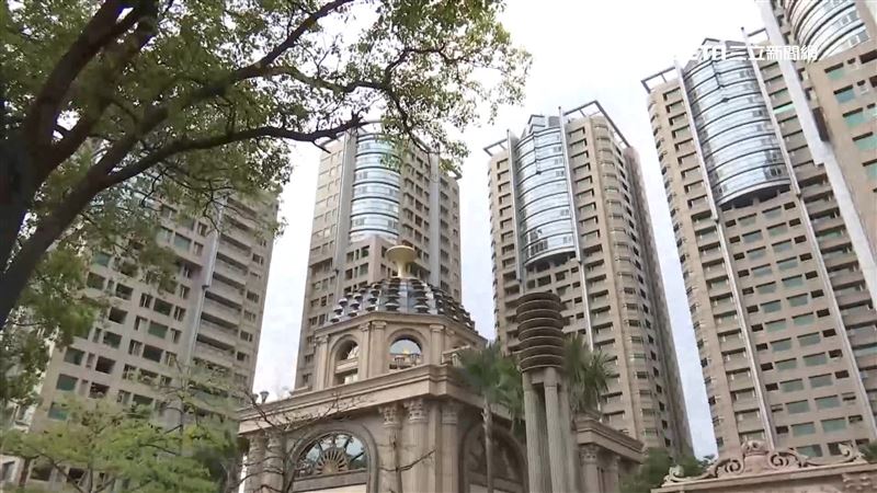 情侶年賺450萬買豪宅　崩潰成「月光族」