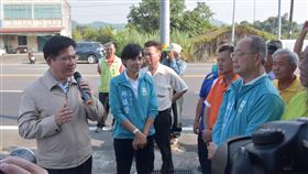 林佳龍會勘台86線東延案（1）交通部長林佳龍（前左）、民進黨籍立委邱議瑩（前左2）27日前往勘察台86線向東延線工程規劃案，林佳龍指出，目前台86線向東延伸案需待行政院核准，便可儘速進入環評階段。（立委邱議瑩服務處提供）中央社記者王淑芬傳真  108年11月27日