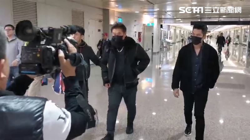 高以翔遺體運送中！現場目擊靈車駛進