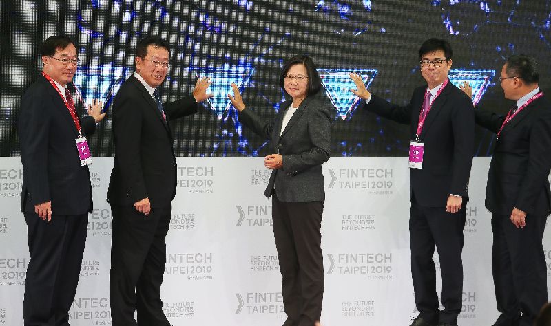 金融業面挑戰　總統：將成立國家融資