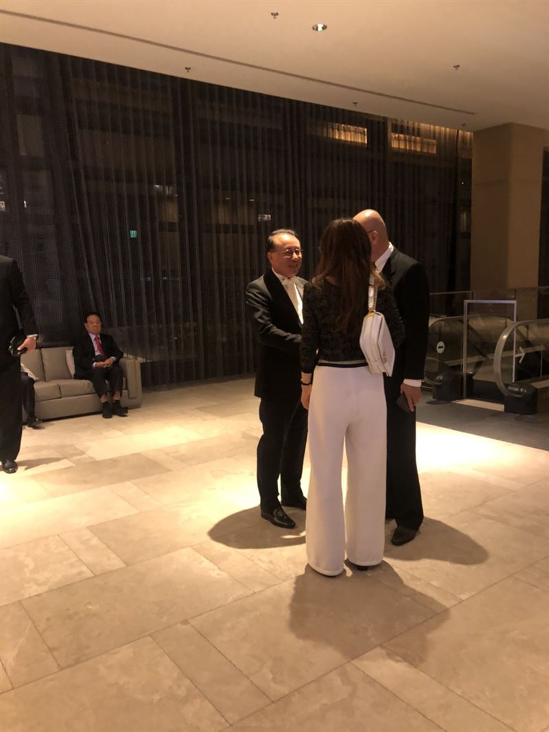 毛加恩羅雯婚紗照（傑星提供）