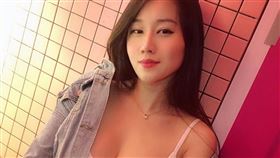 粉絲,核彈,正妹,身材,衣服,馬來西亞,吉隆坡,新加坡,蘑菇雲,Ukinikay Nakihcinnak,胸, 圖／翻攝自Ukinikay Nakihcinnak IG