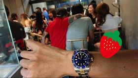 丁字褲,褲子,餐廳,妹子,男扮女裝,大奶酥　圖／翻攝爆廢公社二館