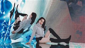 百貨業者搶耶誕商機　施展美照煉金術新光三越台北信義新天地今年打造萬花筒聖誕樹，民眾可以走進奇幻樹屋內狂拍美照。（新光三越提供）中央社記者潘姿羽傳真　108年11月30日