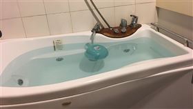 電梯大樓,租屋,熱水,20年,房東。(圖/翻攝自爆怨公社)