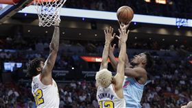 ▲勇士擋不住熱火，首節就輸20分。（圖／美聯社／達志影像）