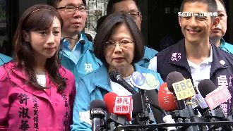 蔡英文合體吳怡農　掃街拚「藍變綠」
