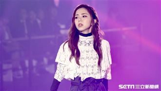 時尚就是做自己！鄧紫棋臨陣換表演服