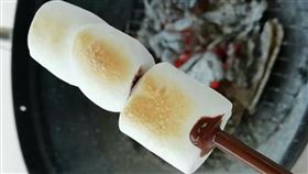 巧克力棒,棉花糖,爆怨公社,瓦斯爐,火把,打火機,燒焦,抱怨,食物,料理,　圖／翻攝自爆怨公社臉書