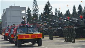 澎湖防衛部建軍70週年活動（1）陸軍澎湖防衛指揮部70週年部慶活動，1日在馬公菜園營區閱兵，展現各部隊官兵的熱情與活力與勤訓精鍊的成果。中央社　108年12月1日