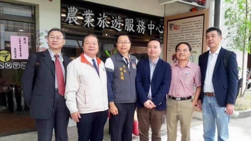涉貪通緝還趴趴走　前台水董座落網