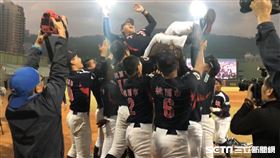 ▲平鎮高中以3：1擊敗穀保家商，奪下黑豹旗冠軍。（圖／記者黃泓哲攝影）