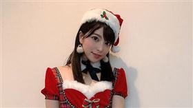 上原亞衣聖誕洋裝（圖／翻攝自ai_uehara_ex IG）